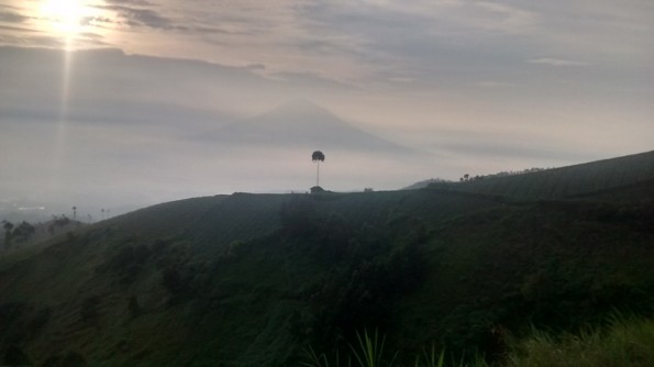 Pemandangan diatas puncak Darajat