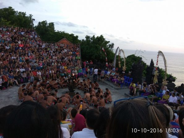 Tari Kecak di Uluwatu